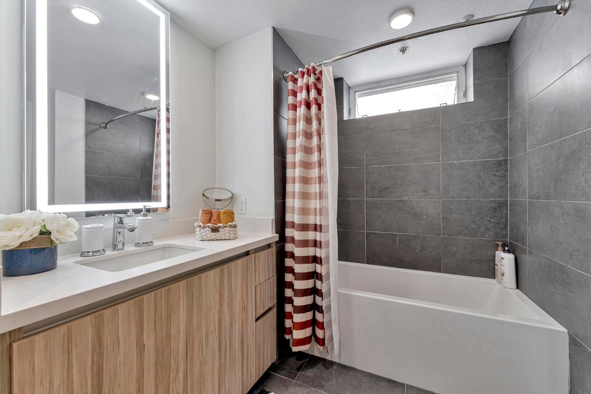 7 Large Down Town Santa Monica Apartment 洛杉矶 外观 照片
